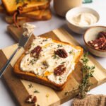 toast s hnedým maslom