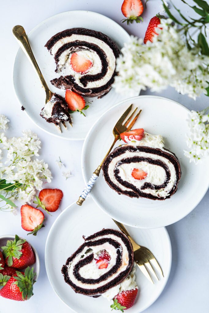 erdbeer holunder roulade
