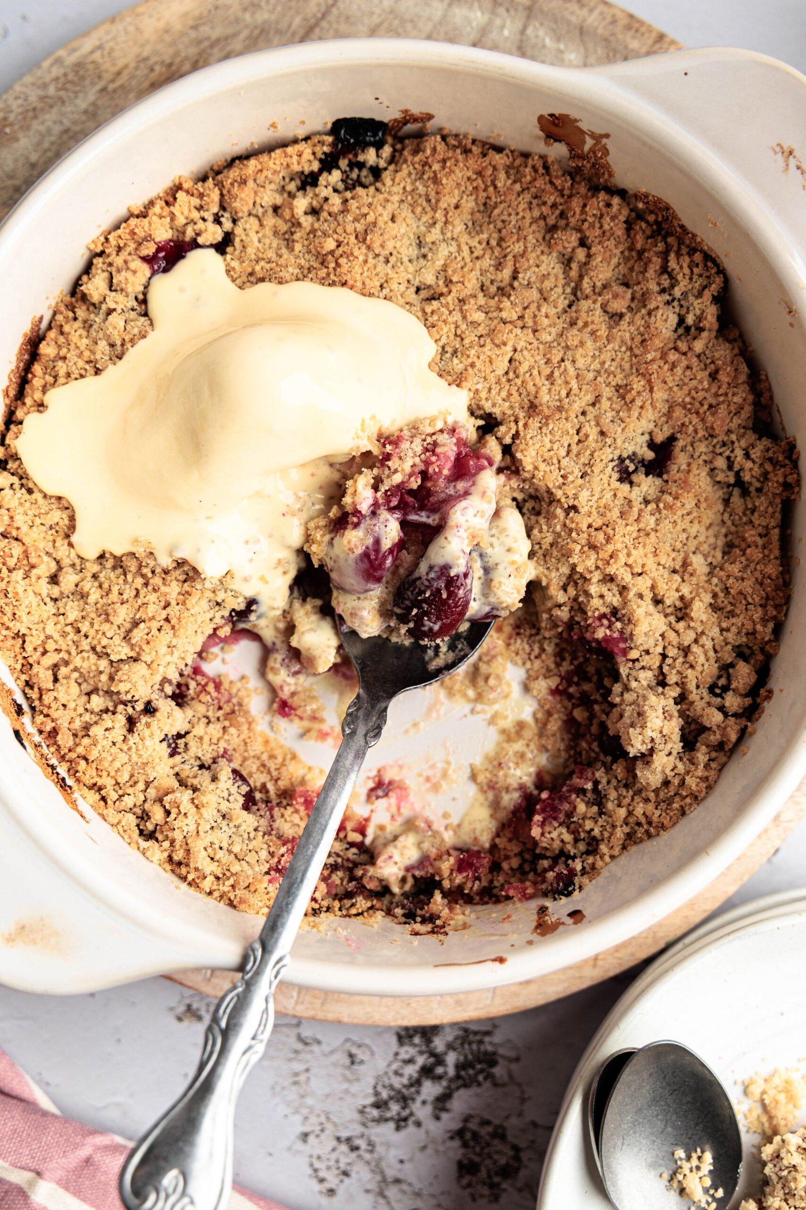 cherry crumble